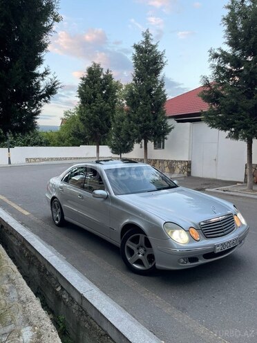 Mercedes E 240-8