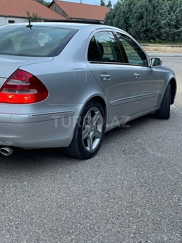 Mercedes E 240-12