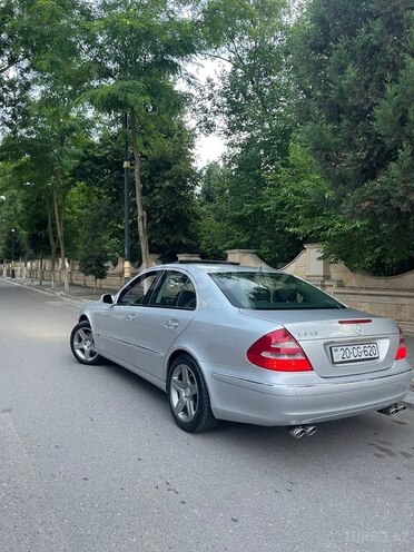 Mercedes E 240-7