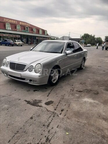 Mercedes E 240-8