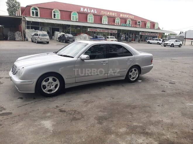 Mercedes E 240-5