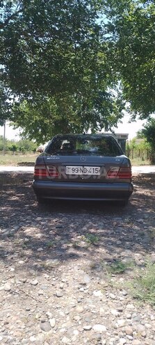 Mercedes E 220-3