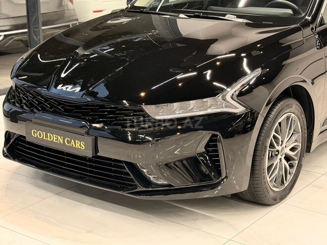 Kia K5-4