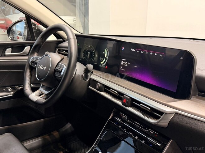 Kia K5-17