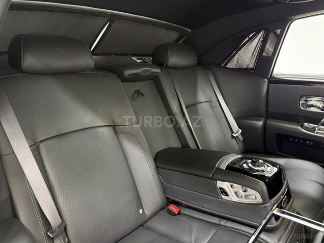 Rolls-Royce Ghost-28
