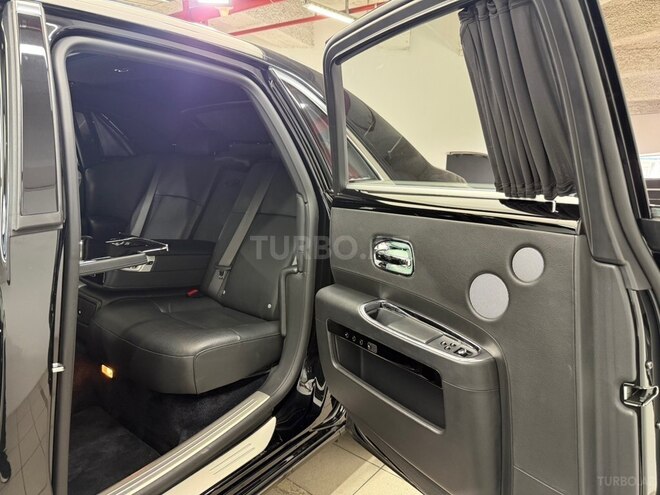 Rolls-Royce Ghost-23