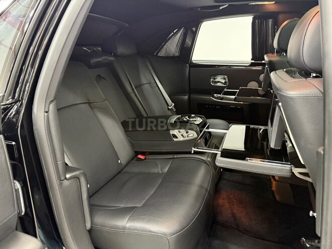 Rolls-Royce Ghost-27