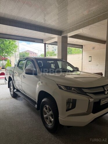 Mitsubishi L200-6