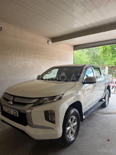 Mitsubishi L200-5