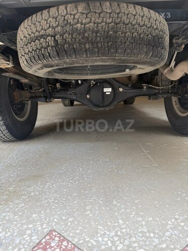 Mitsubishi L200-10