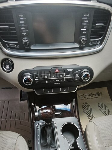 Kia Sorento-16