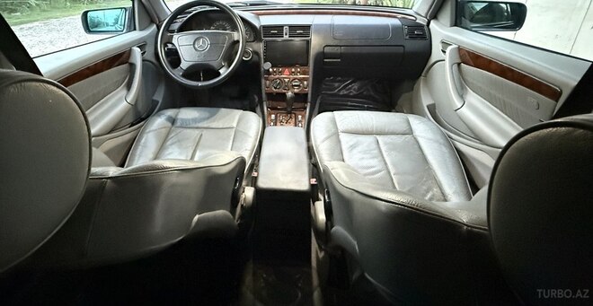 Mercedes C 200-11
