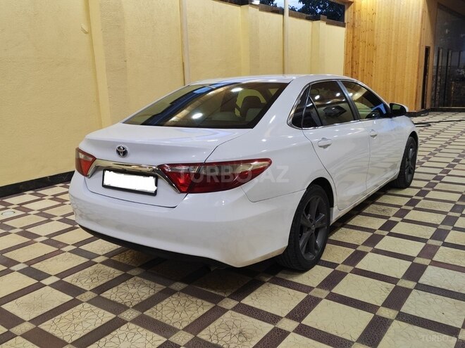 Toyota Camry-5