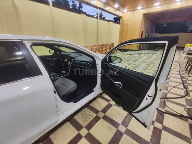 Toyota Camry-11