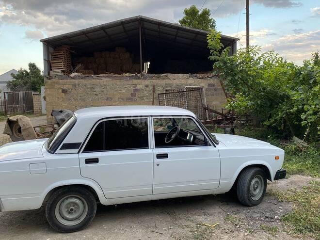 LADA (VAZ) 2107-4