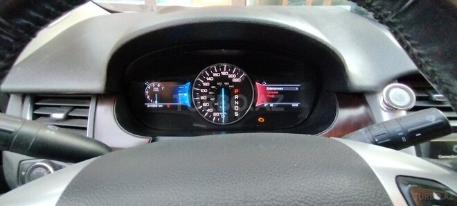 Ford Edge-13