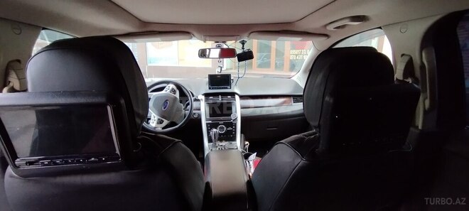 Ford Edge-15