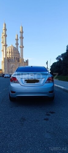 Hyundai Accent-2