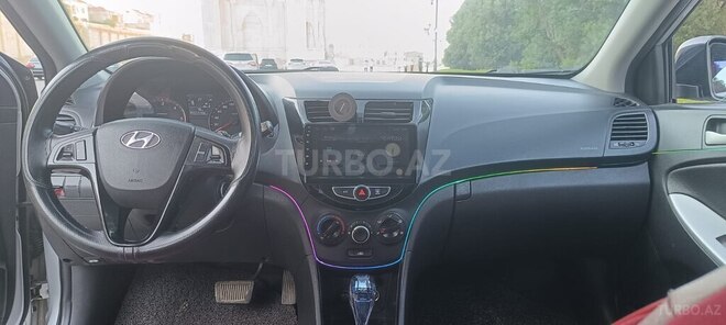 Hyundai Accent-8