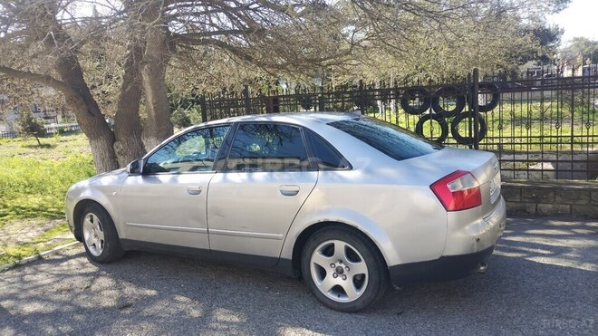 Audi A4-2