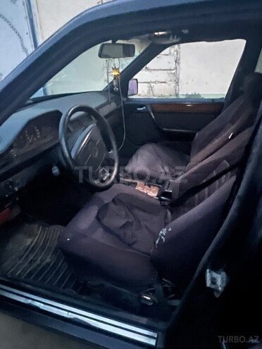 Mercedes E 220-6
