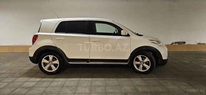 Toyota Urban Cruiser-2