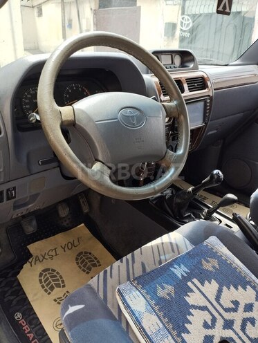 Toyota Land Cruiser Prado-4