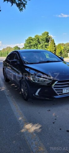 Hyundai Elantra-3