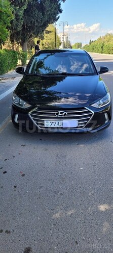 Hyundai Elantra-4