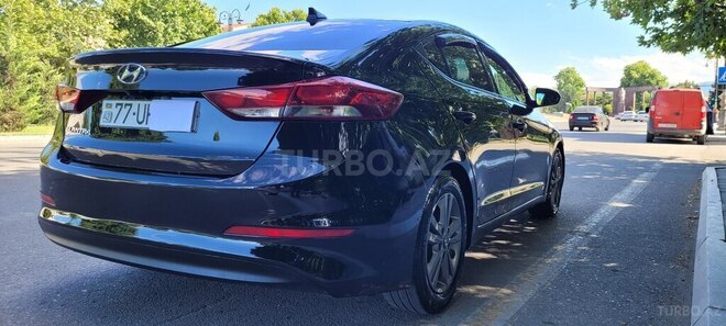 Hyundai Elantra-7