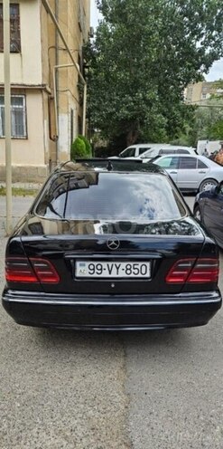 Mercedes E 200-3