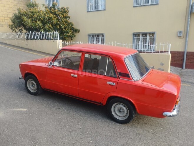 LADA (VAZ) 21011-2