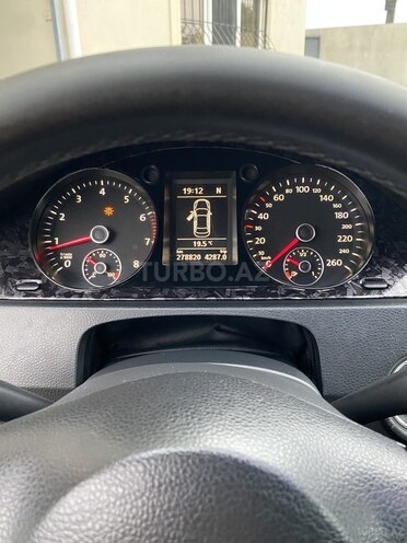 Volkswagen Passat-12