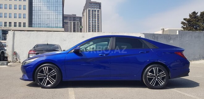 Hyundai Elantra-9