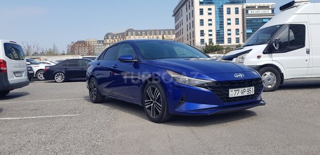 Hyundai Elantra-3