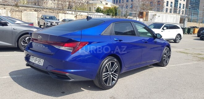 Hyundai Elantra-6
