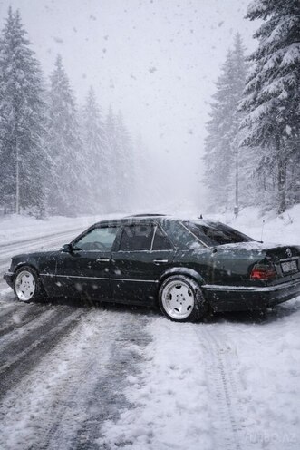 Mercedes 280 E-4