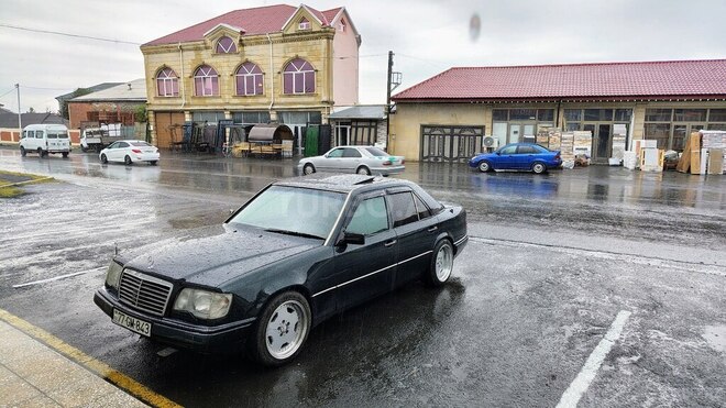 Mercedes 280 E-11