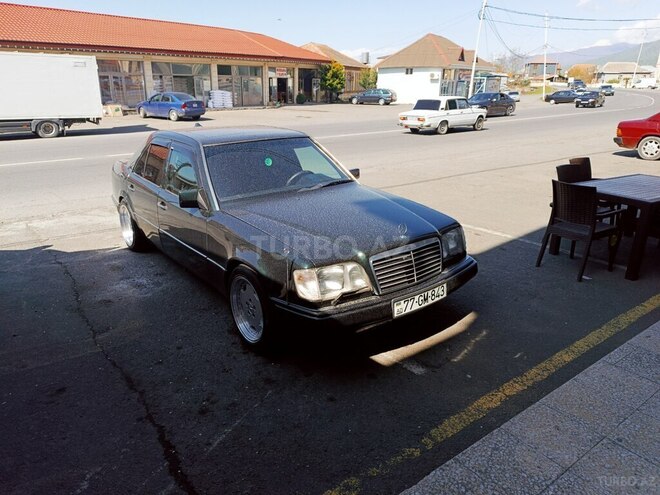 Mercedes 280 E-1