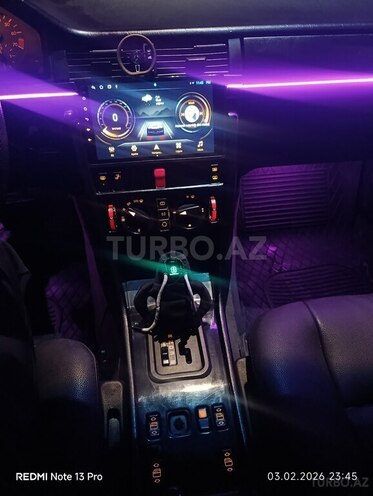 Mercedes 280 E-16