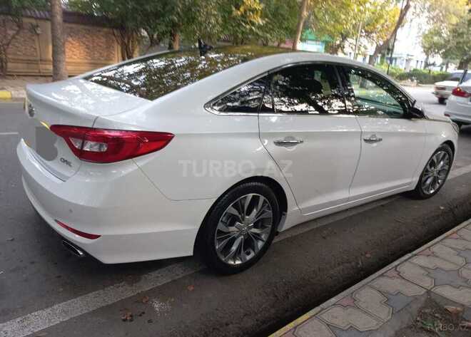 Hyundai Sonata-15