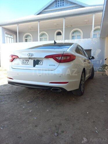 Hyundai Sonata-2