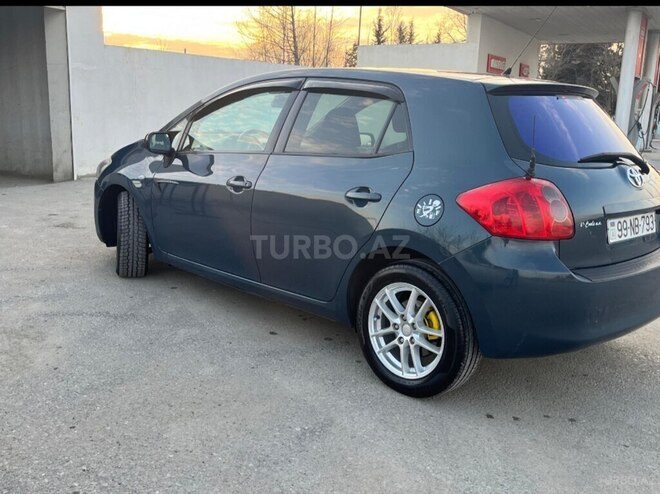 Toyota Auris-2