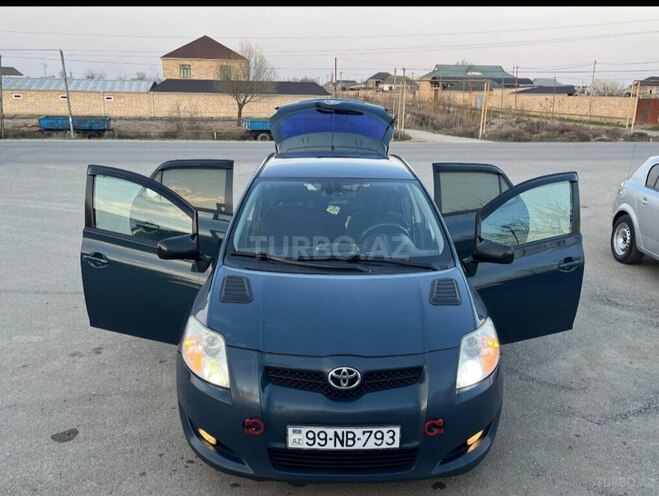 Toyota Auris-4