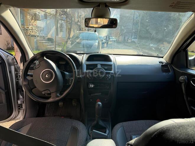 Renault Megane-11