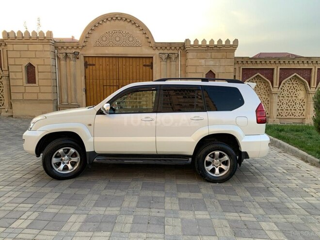 Toyota Land Cruiser Prado-11