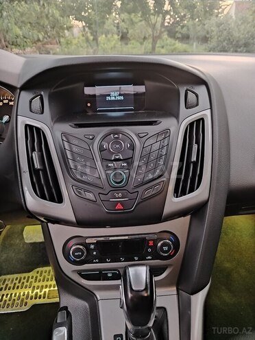Ford Focus-8