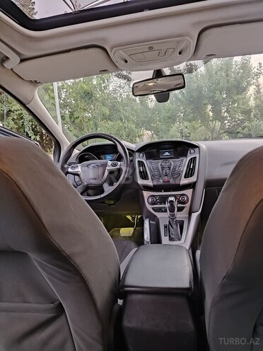 Ford Focus-10