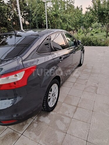 Ford Focus-17