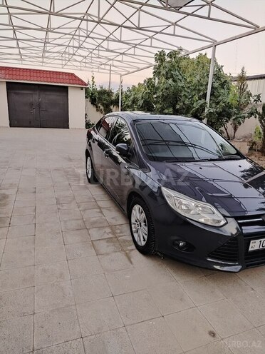 Ford Focus-16
